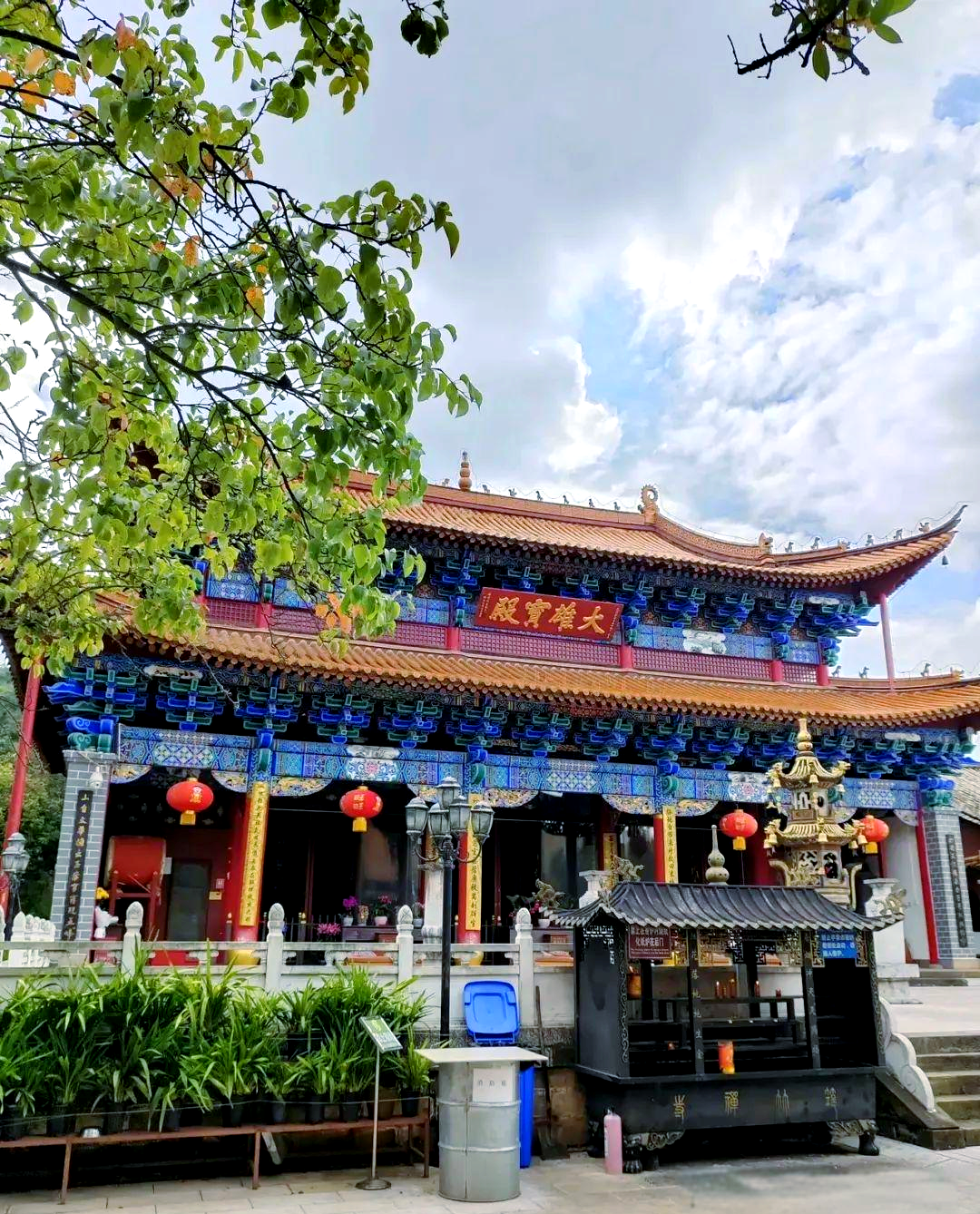 探访云南昆明历史悠久的筇竹寺