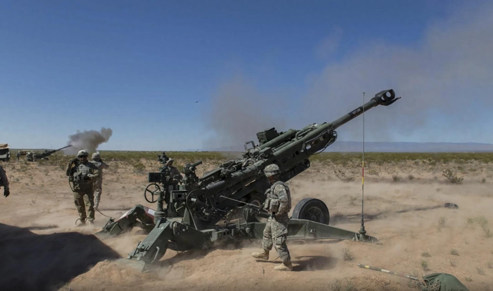 亲哈迪部队训练使用渣渣手机拍摄,以保证战场高清晰度!