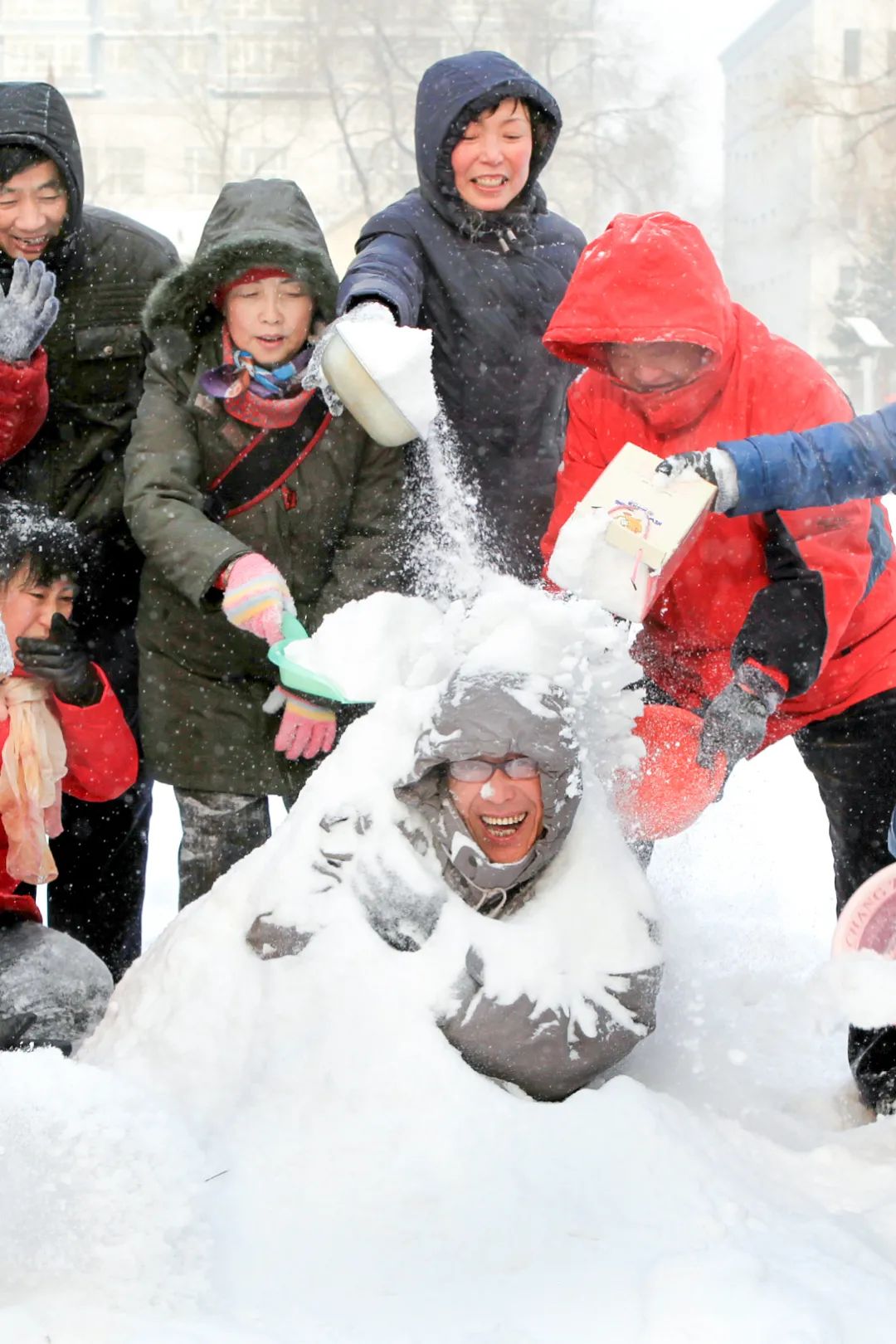 北方人打雪仗图片