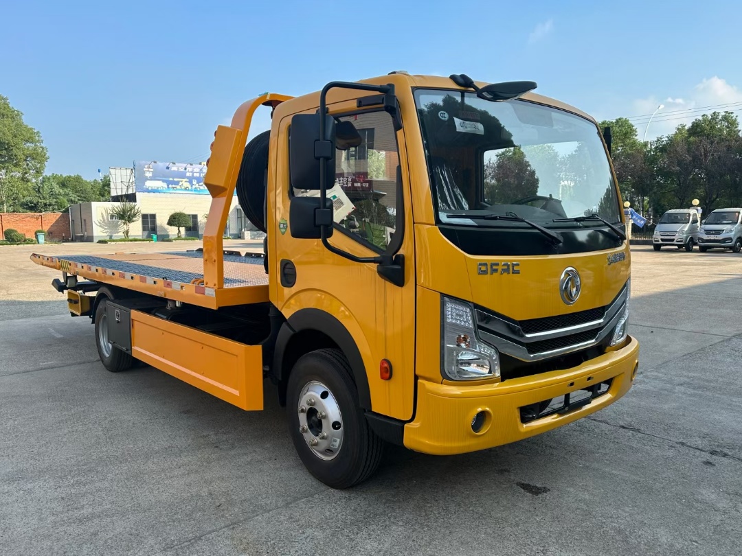 东风-136马力-蓝牌一拖二清障车-载重8吨-厂家报价11.2万-12.1万
