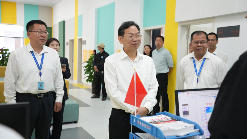 广西水利厅党组书记周光华到广西水电职院调研