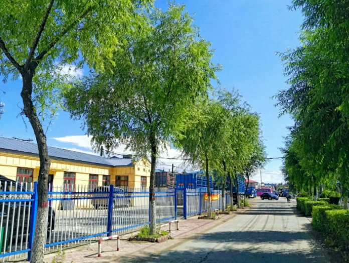 海林市柴河镇有群力湾,断石通峡,情侣石,群力岛,人头峰等景区