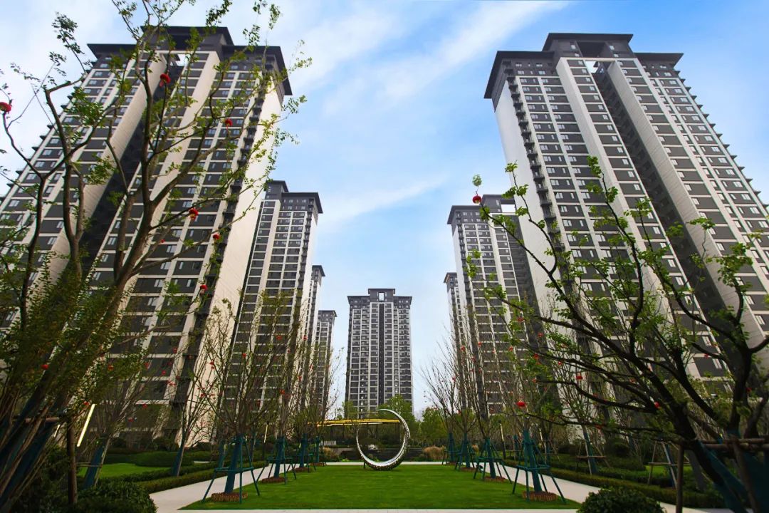 1-10月正弘累计交9项目6360套房,信阳正弘新城壹号院提前246天交付刷