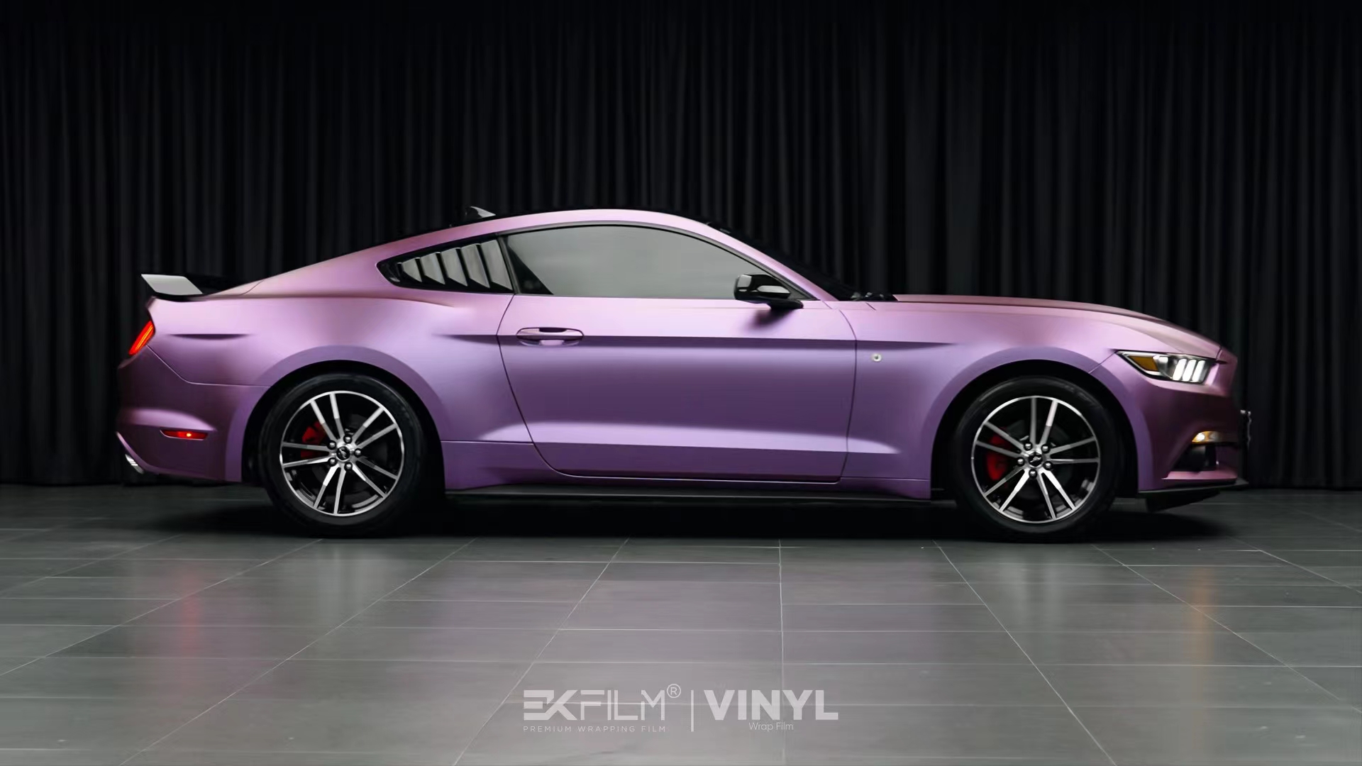 野马ekfilm改色膜树莓粉紫,完美勾勒出车身线条