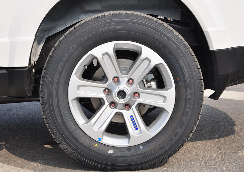 红旗h5的轮胎型号是什么?