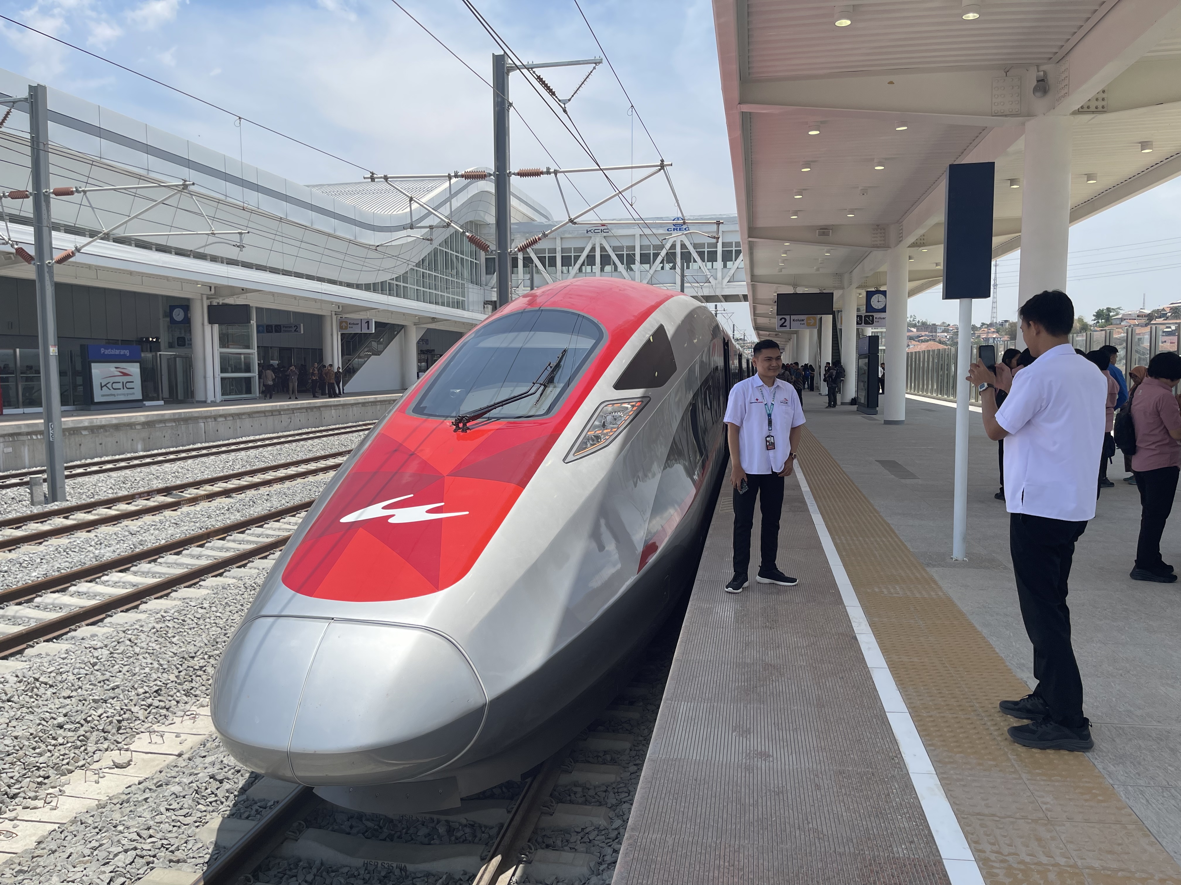 凝结先进的中国技术,中国标准,中国高铁列车首次在海外启用