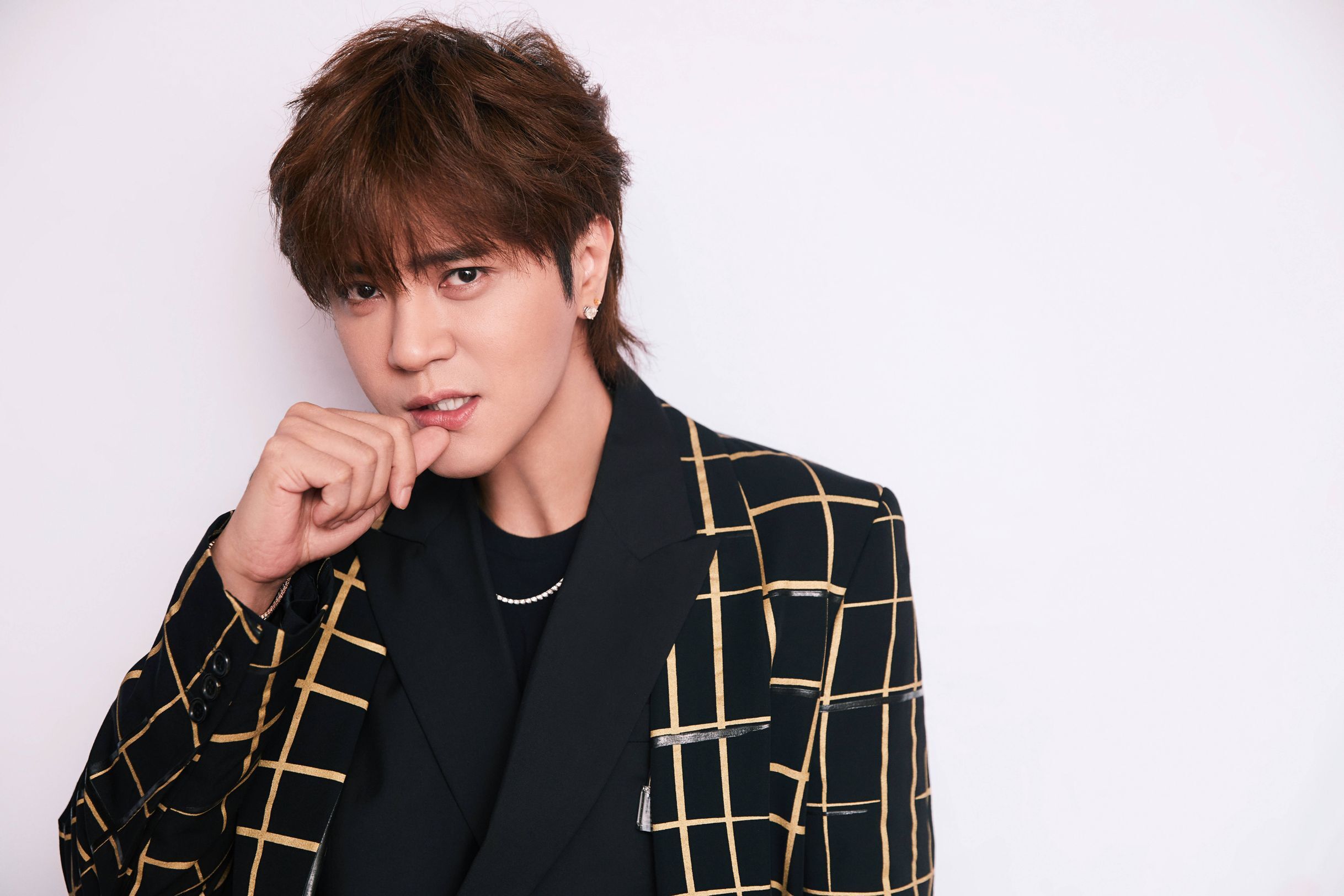 罗志祥正式回归,压轴唱跳20分钟不停歇,结束后眼含泪光不断鞠躬