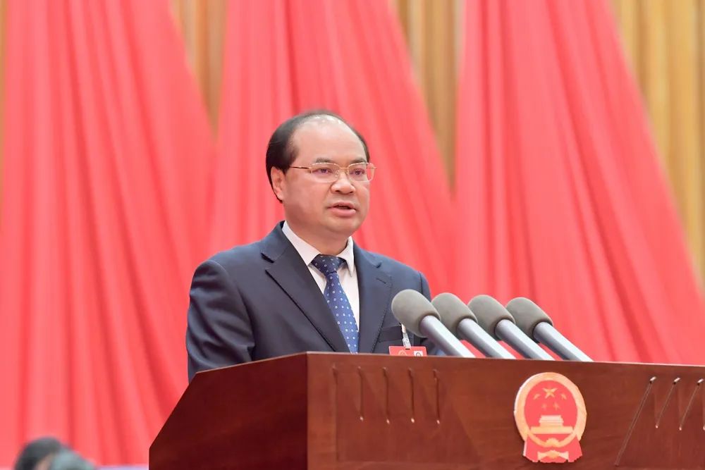 黔西南州九届人大三次会议隆重开幕