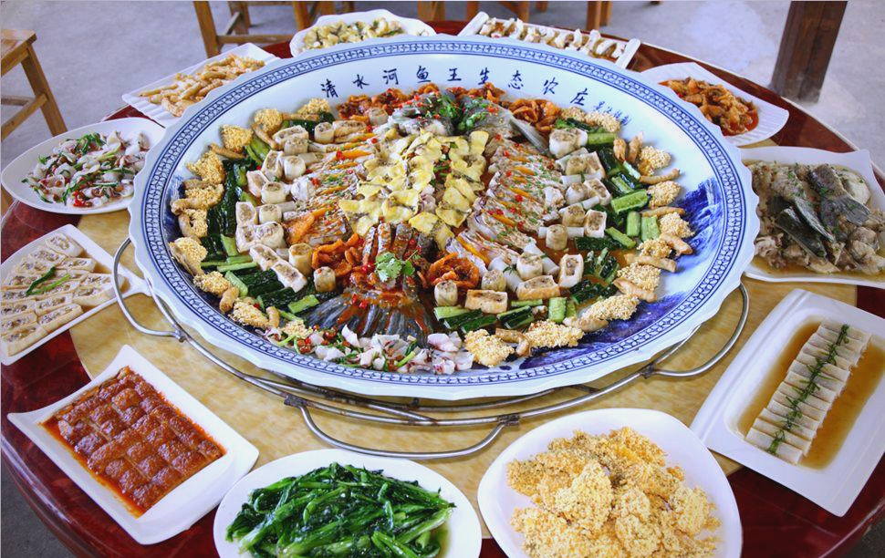 充分展现了上林人对食材的敬畏与对美食的热爱