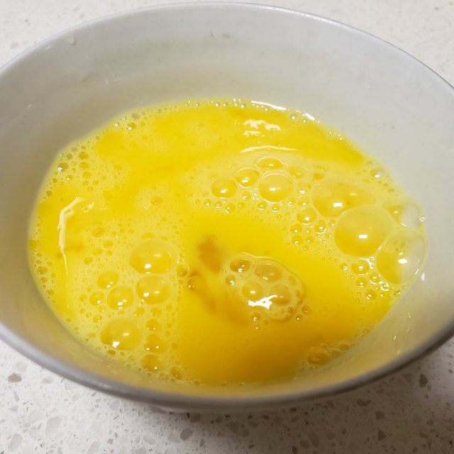 鸡蛋甜面汤,暖暖的,养胃汤