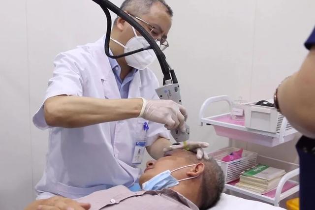 我国胎记治疗领军人周国瑜教授昆明义诊!启动医疗援助,专家亲自治疗