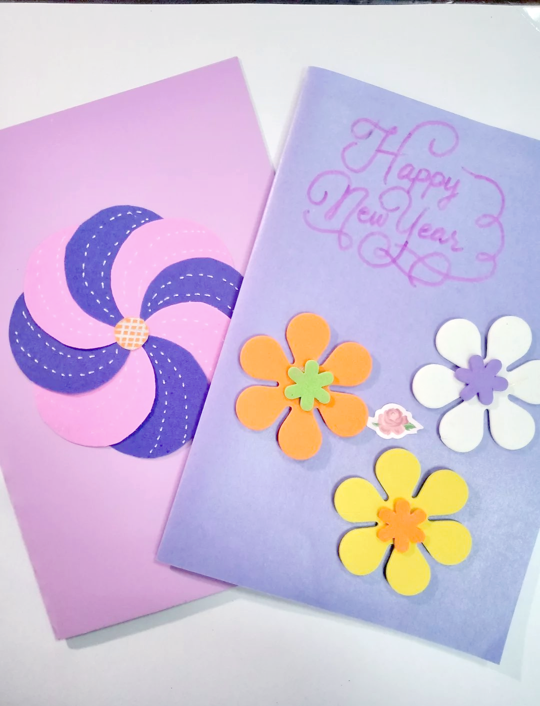 小学生英语学习的创新体验:贺卡制作与诗歌创作活动