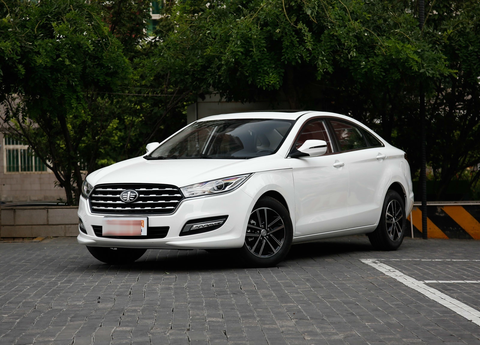 一汽红旗奔腾b50在动力方面表现