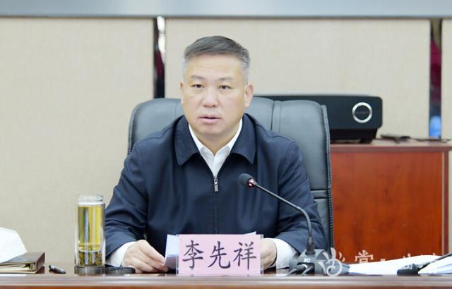 李先祥在督导检查和视频调度疫情防控工作时强调:坚持以快制快 突出