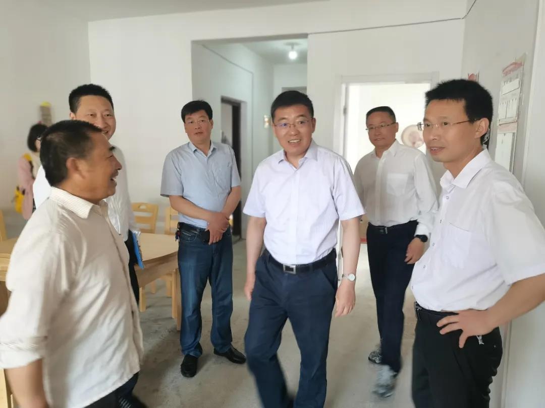 朱浩东赴石台县督导调研时强调 坚持以人民为中心 统筹发展和安全