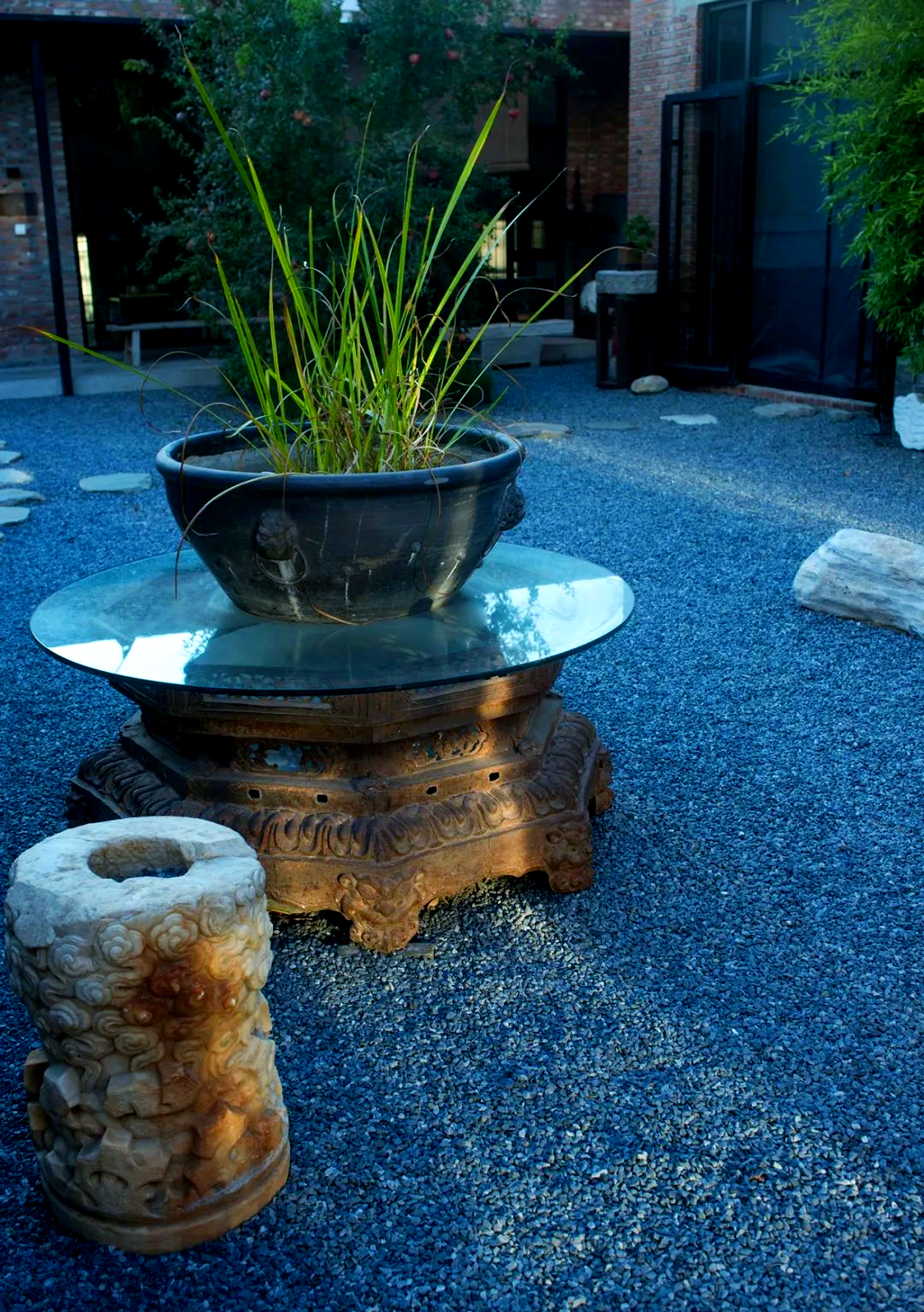从石磨到石缸:老石器如何点亮中式庭院