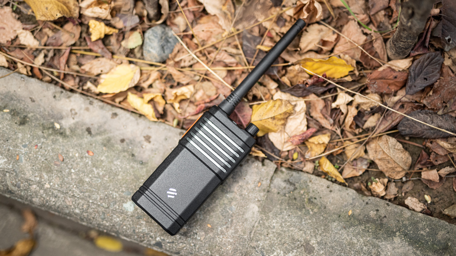 超薄超高端的对讲机丨极蜂小巧便携对讲机