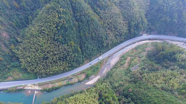 在四好農村路上看見金華鄉村走向共同富裕磐安縣盤峰鄉四好農村路帶來