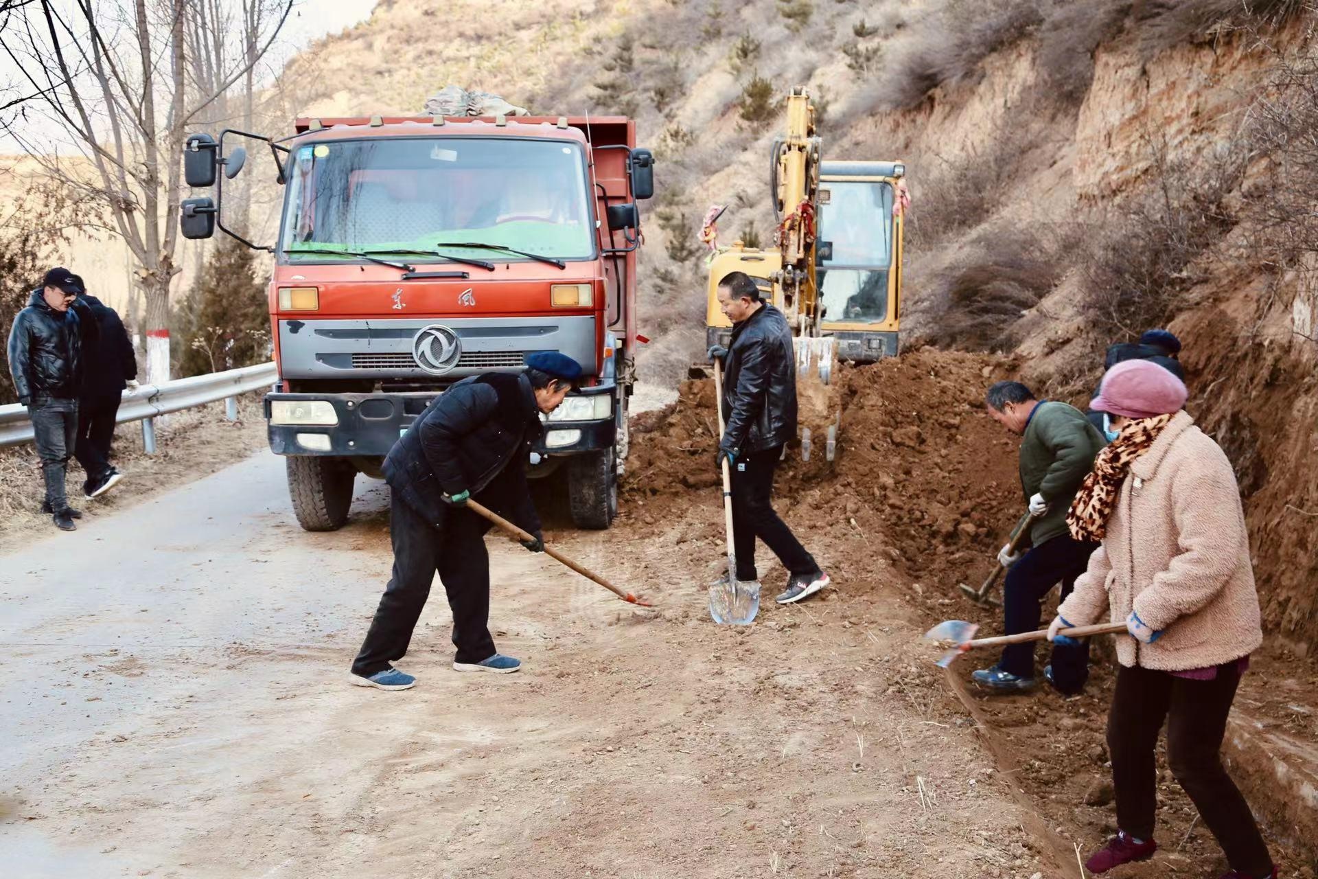 武山县城关镇:村民动起来 乡村靓起来