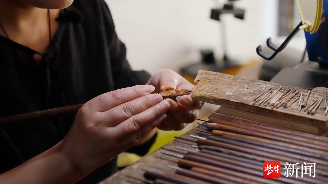 式现代化61苏州微故事|非物质文化遗产光福核雕代表性传承人陆小琴