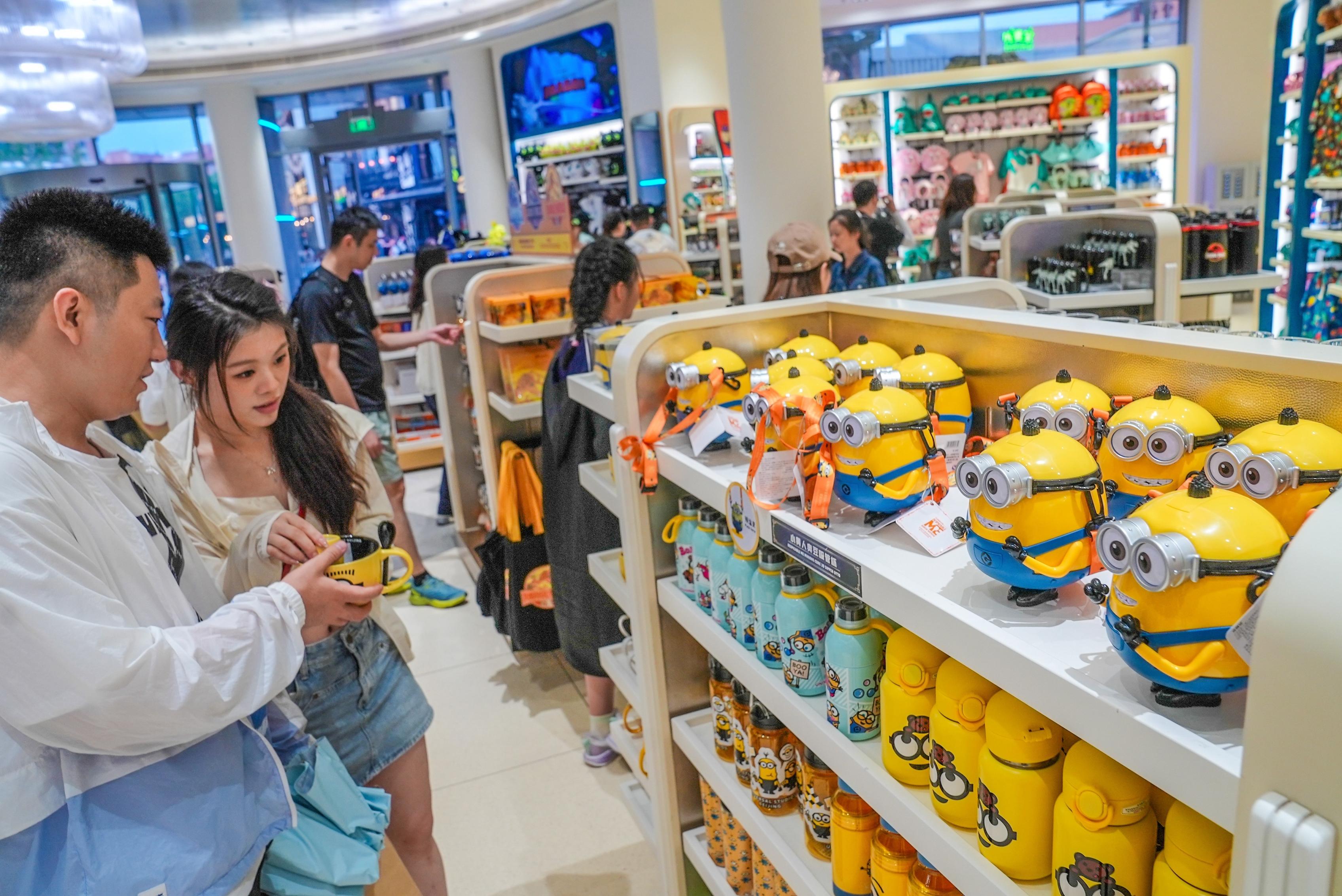 夏日氛围感拉满!来环球城市大道能看露天音乐会