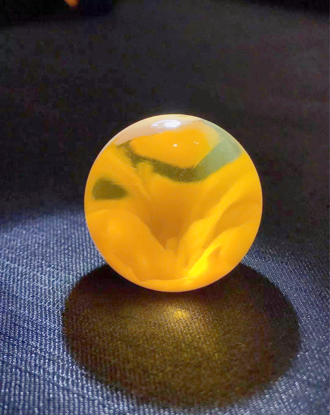 探索神秘溶洞蜜:缅甸珀中的独特瑰宝