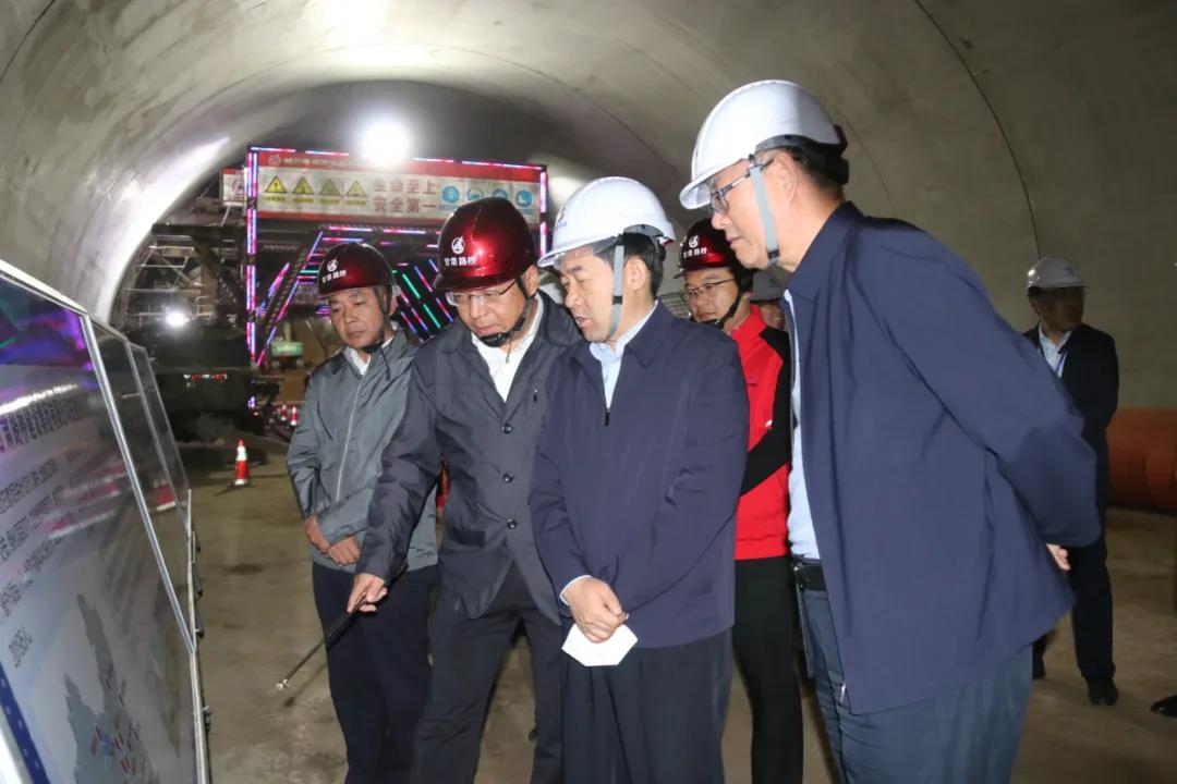 省公交建集团党委书记,董事长田广慈在兰临改造项目调研