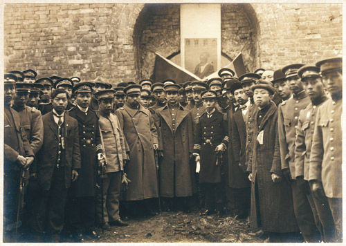 清末民初的荒唐政治,谁打赢了就听谁的,军阀拿着国家机器推牌九