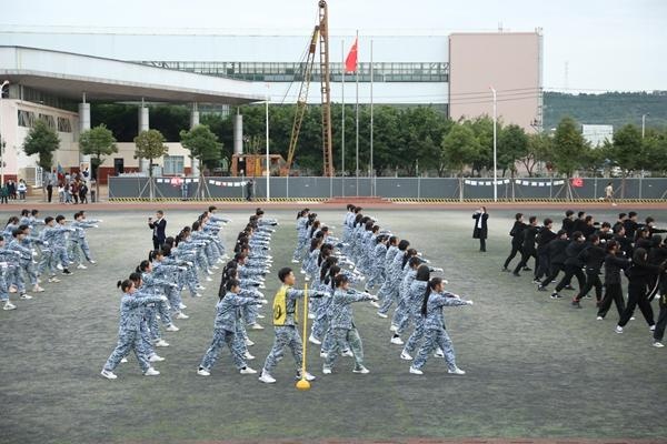 四川省东汽八一中学成功举办秋季运动会