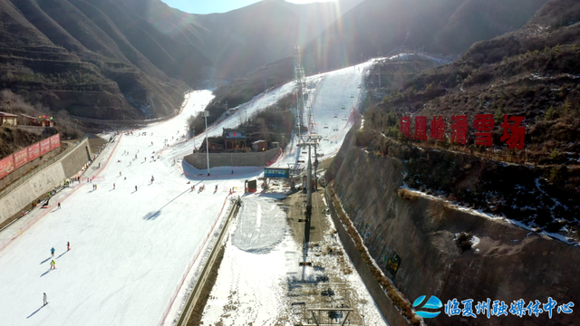 凤凰岭滑雪场班车图片