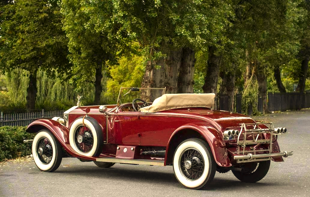 劳斯莱斯"银魅":一款引领潮流的传奇汽车