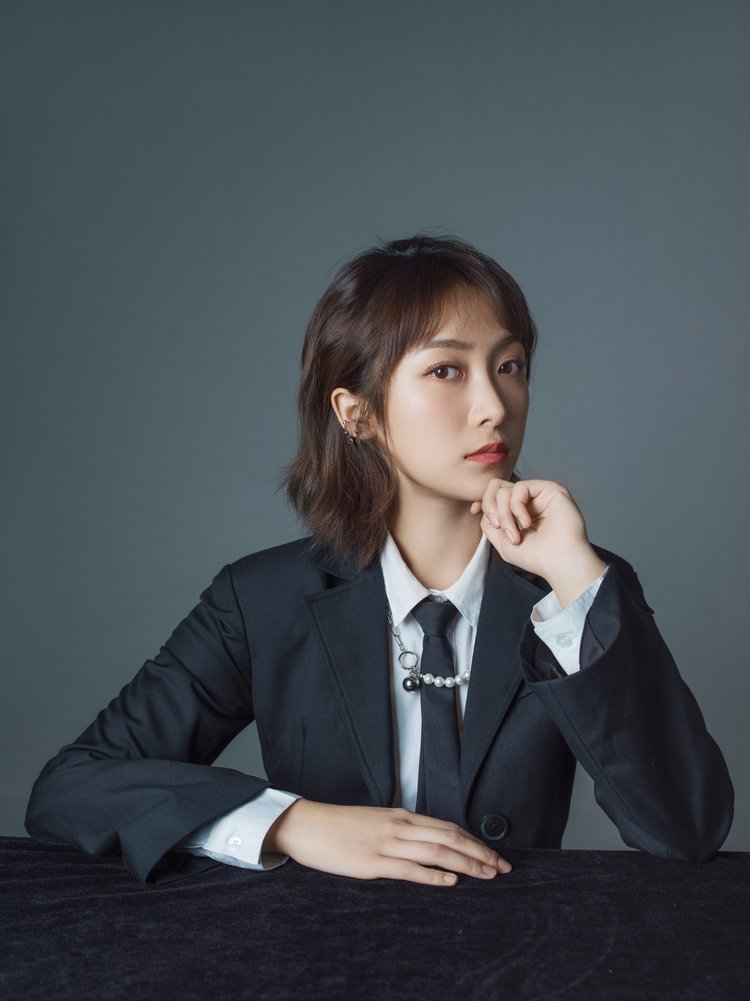 韩玖诺新戏《舍我其谁》开机 深耕角色体验主持生活