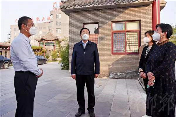 樊成华督导检查疫情防控工作