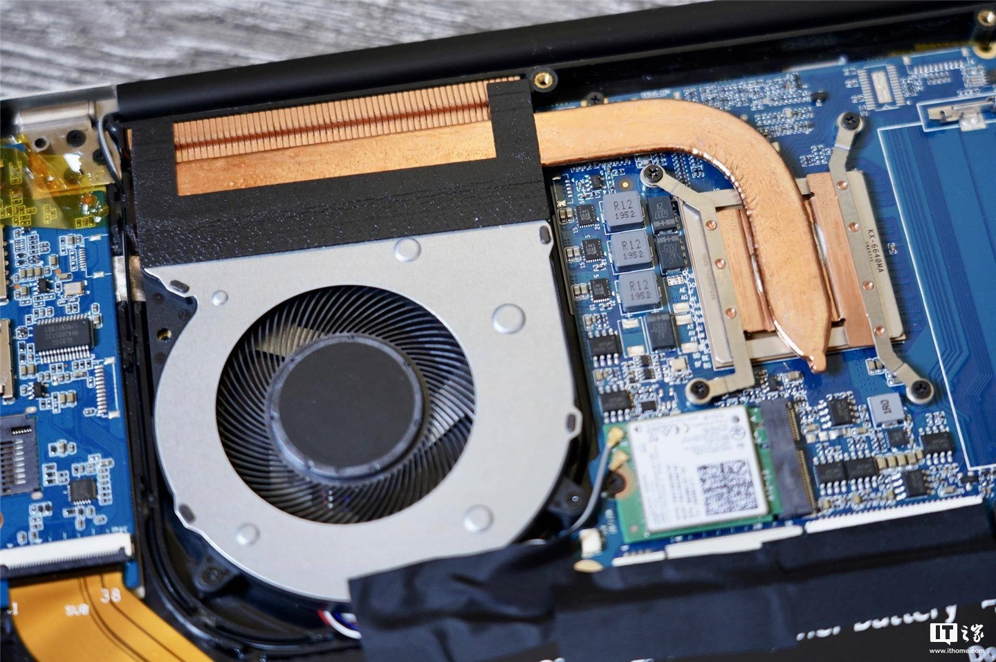 x86国产cpu,1999元兆芯4核win10轻薄笔记本测试