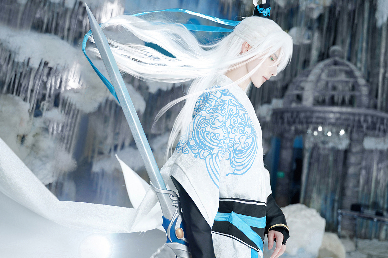 熊祁又出新cos,头发无视地心引力,女生也可以"帅炸"!