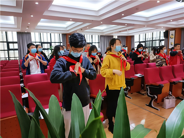 成都市新都区繁江小学举行中队辅导员培训会