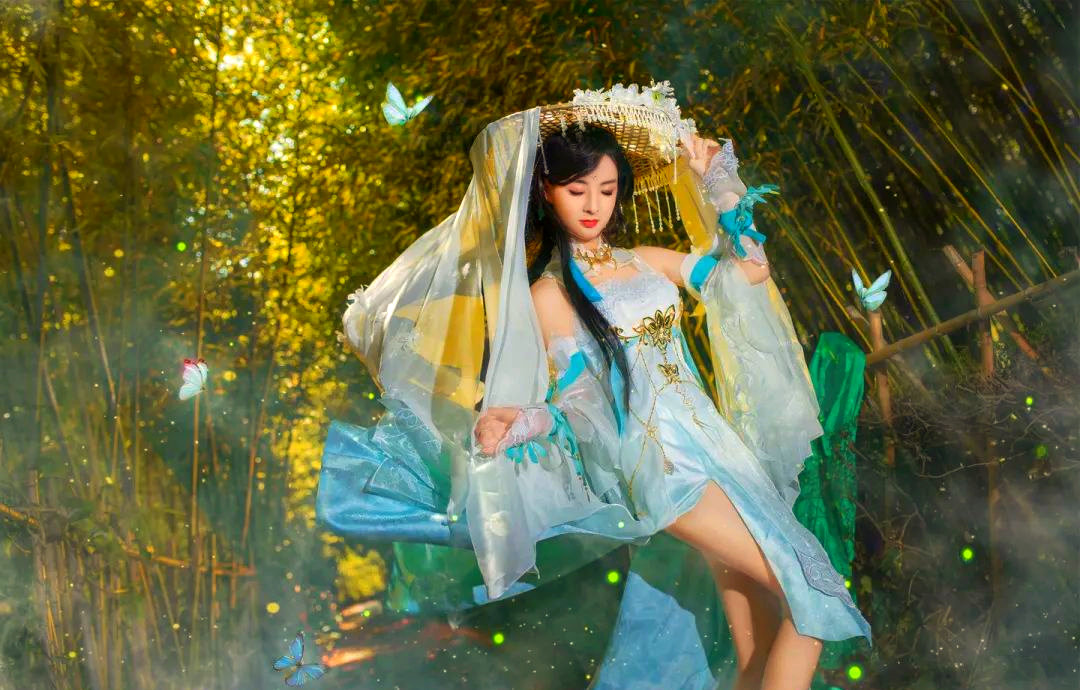 逆水寒素问cos惊艳全场,颜值与身材并存,这幅绝美画卷你心动了吗?
