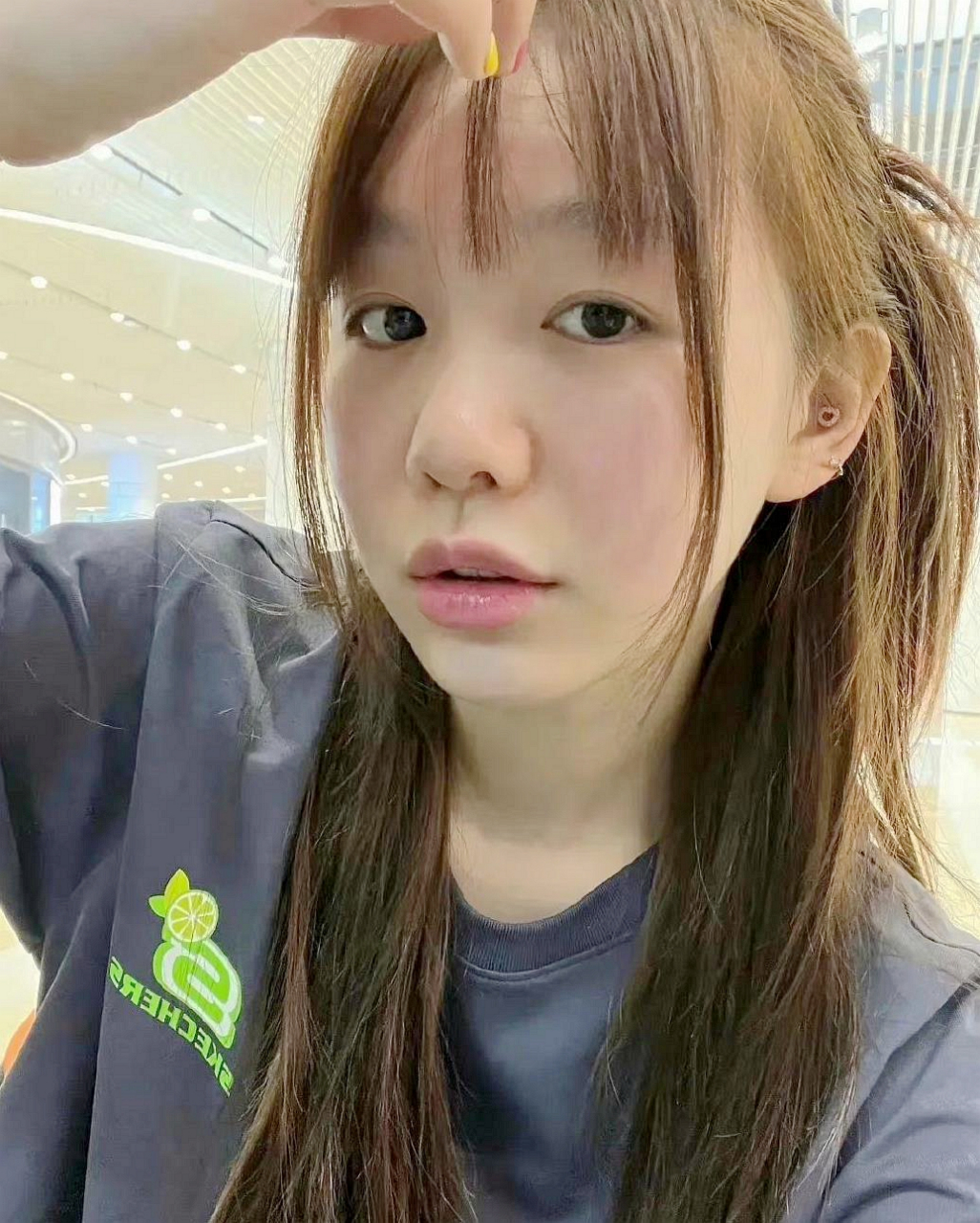 徐梦洁素颜,就是不明白这么多人叫她甜美少女的天花板