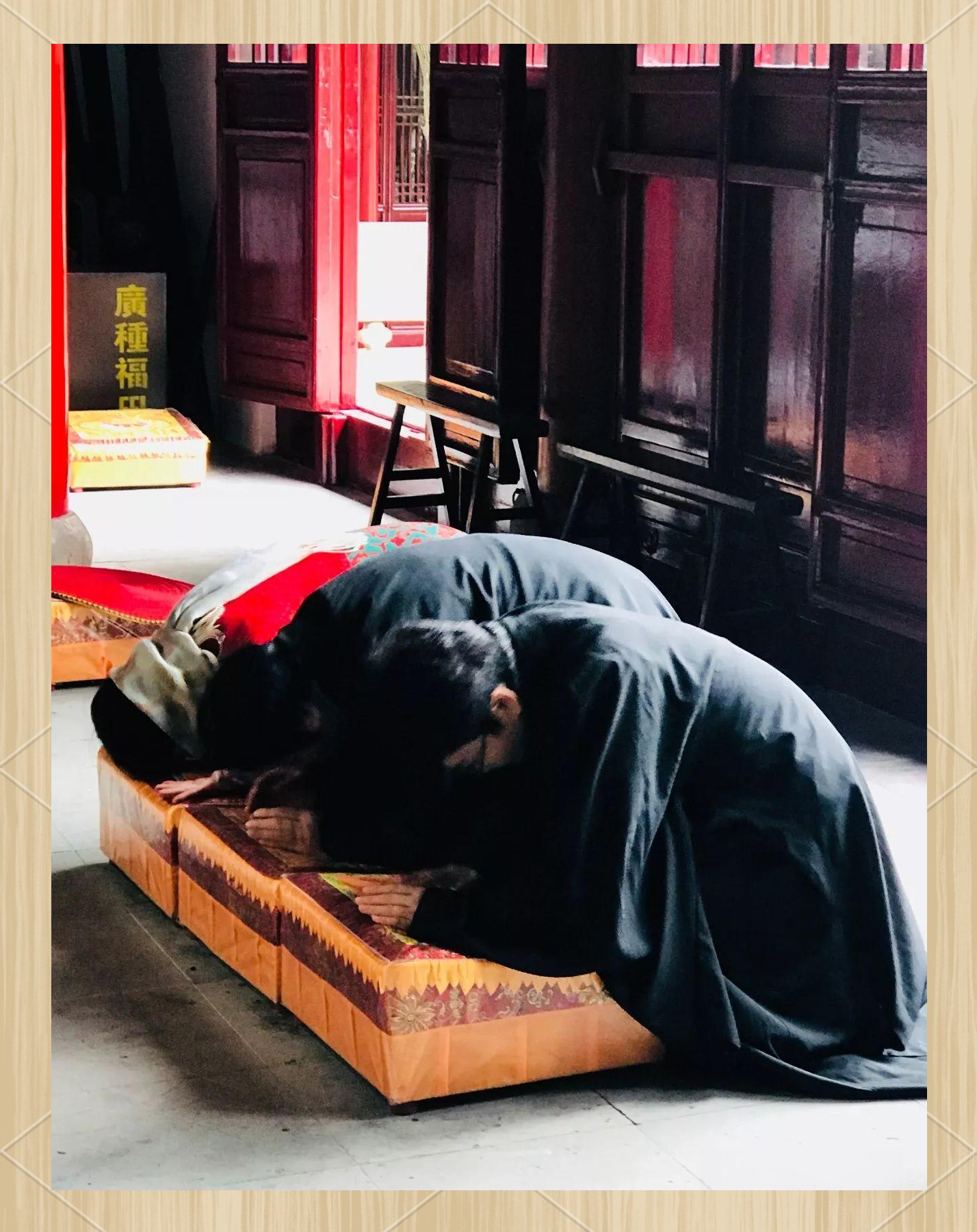 十月初一烧香礼佛,善信云集广福禅寺