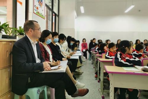 广汉市金雁小学图片图片