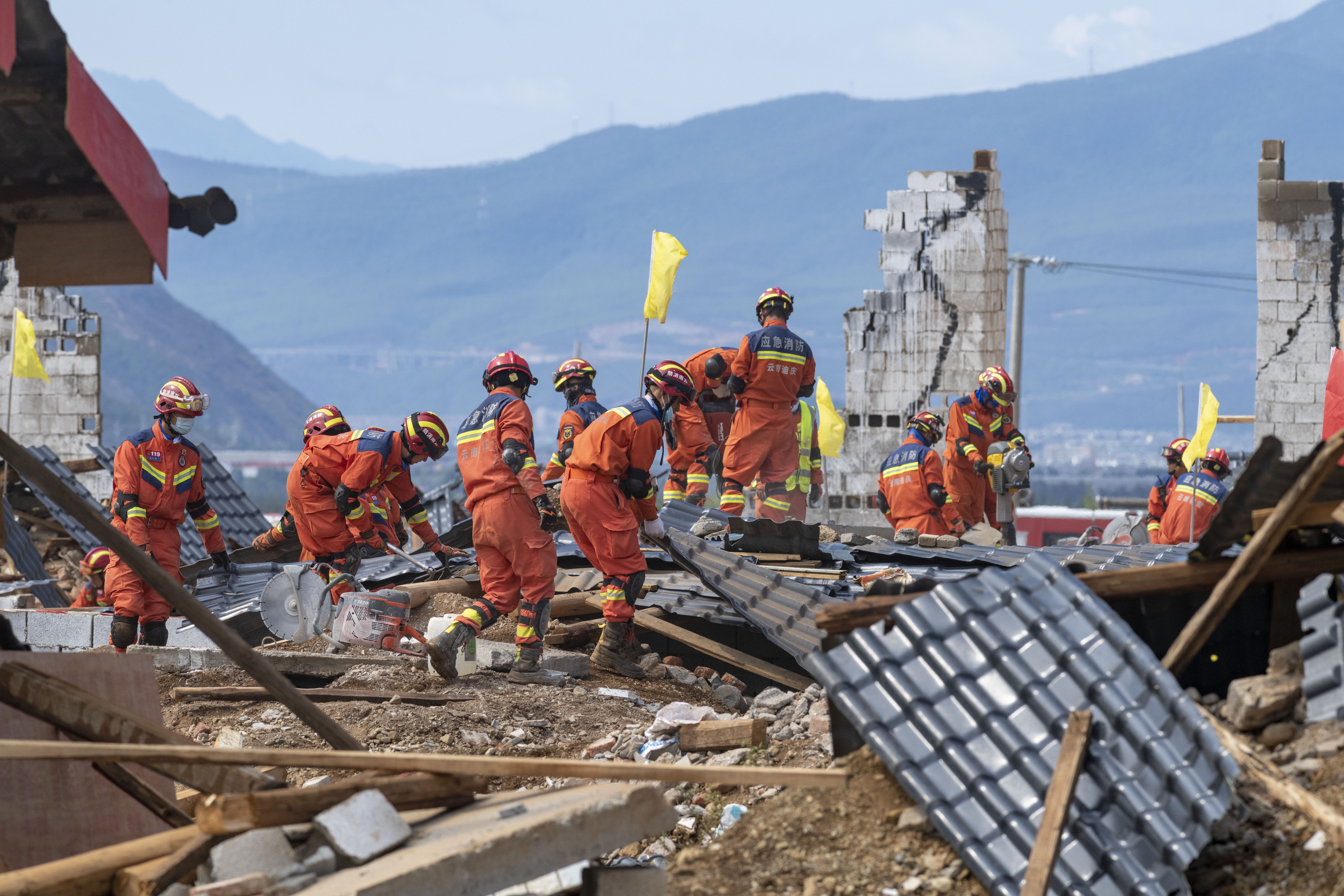 (社会"应急使命·2023"高山峡谷地区地震救援演习在云南丽江举行