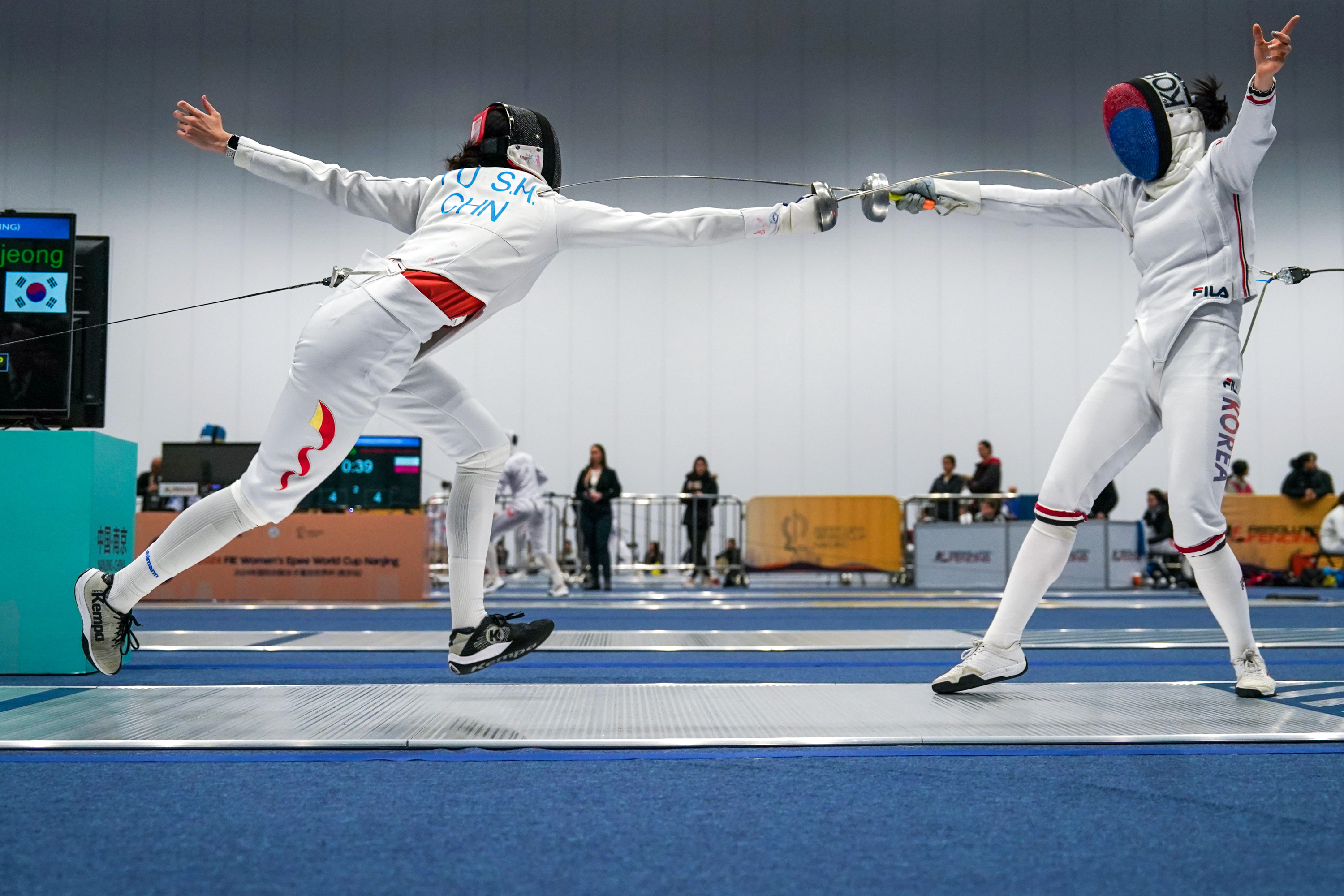 (体育)击剑——女子重剑世界杯(南京站)团体赛:中国队晋级半决赛