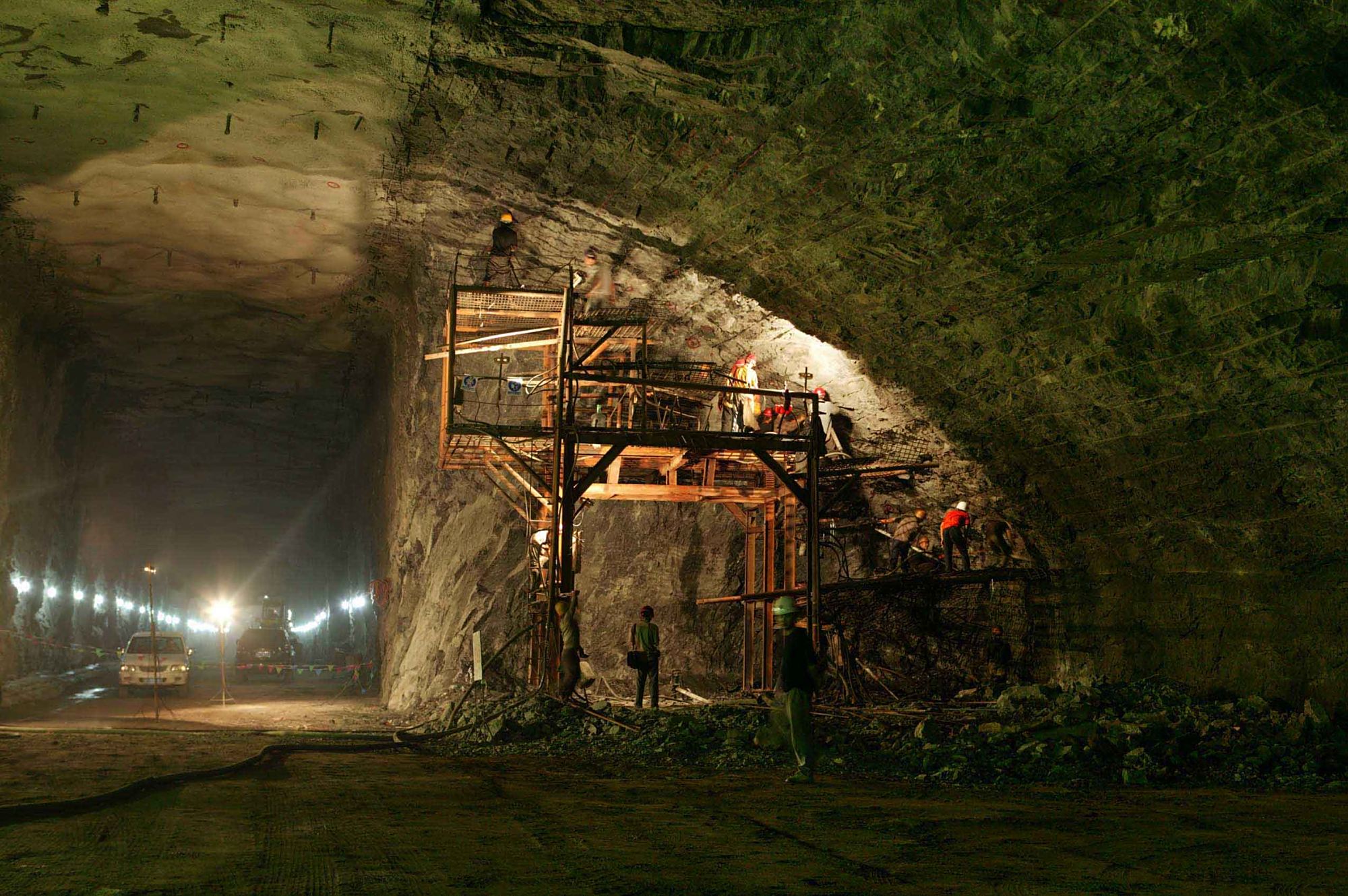 帅!农民工李茂德成长为"钻爆大王",荣获"全国五一劳动奖章"