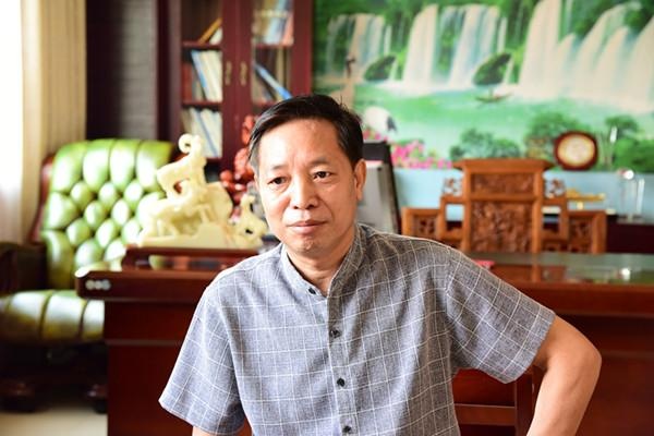 攸县法院院长刘艳辉一行走访省人大代表