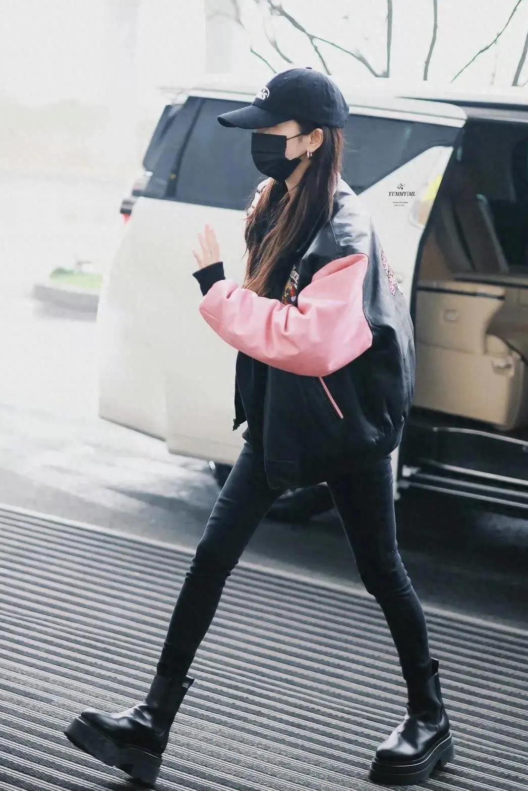 杨幂粉黑棒球服,腿好长,好细被腿精幂幂姐的美迷晕了