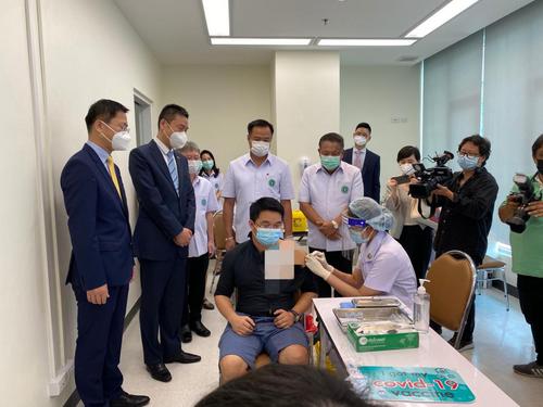"春苗行动"在泰国正式实施