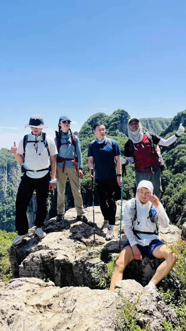 郑州驴友团挑战南太行一日双岭