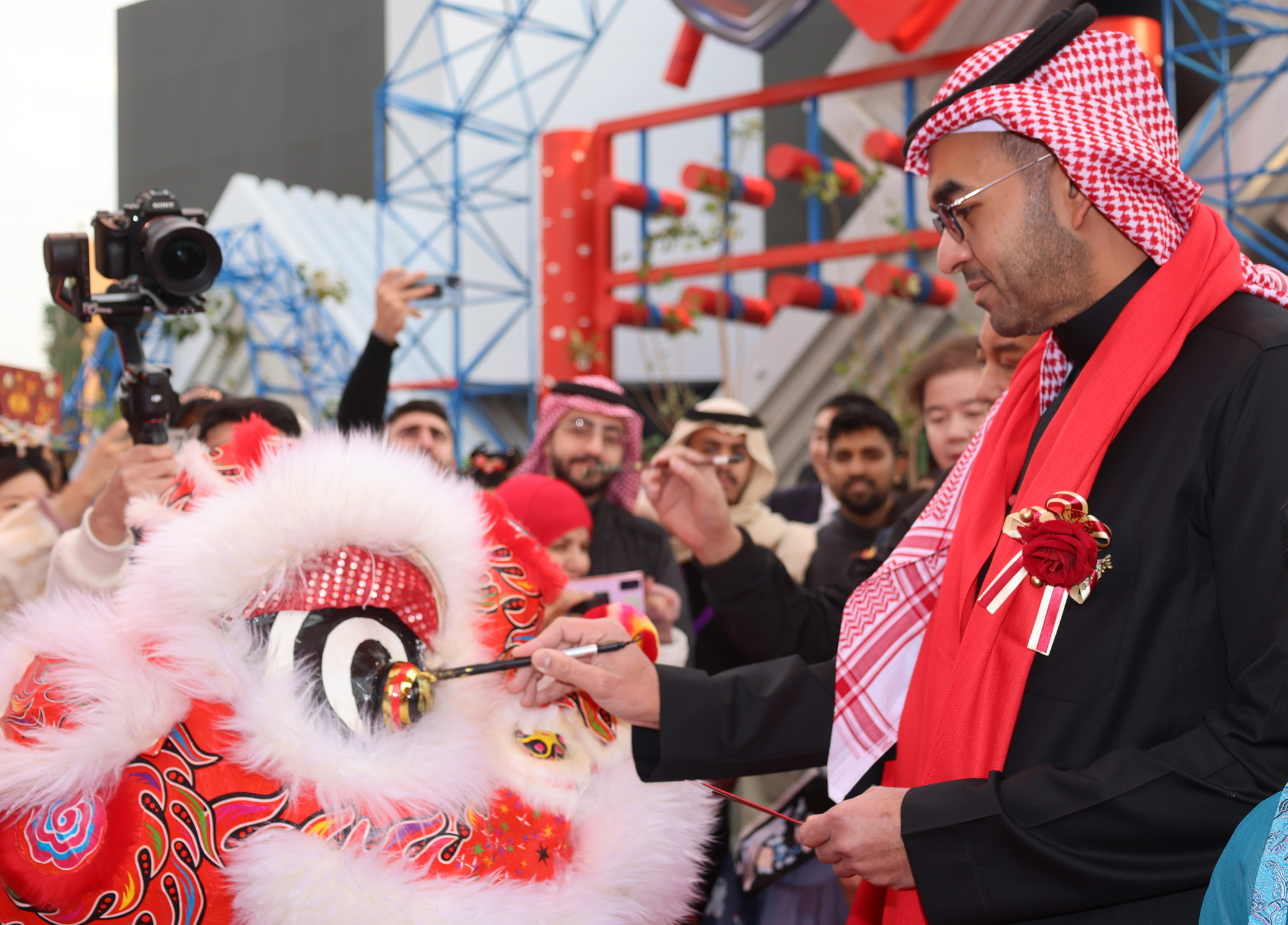 沙特阿拉伯:利雅得世界大道"中国城"举办欢乐春节活动