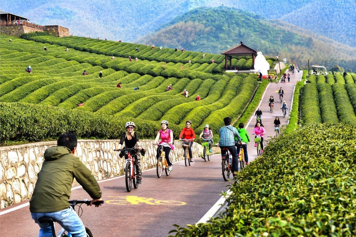 龙池山风景区爬山图片