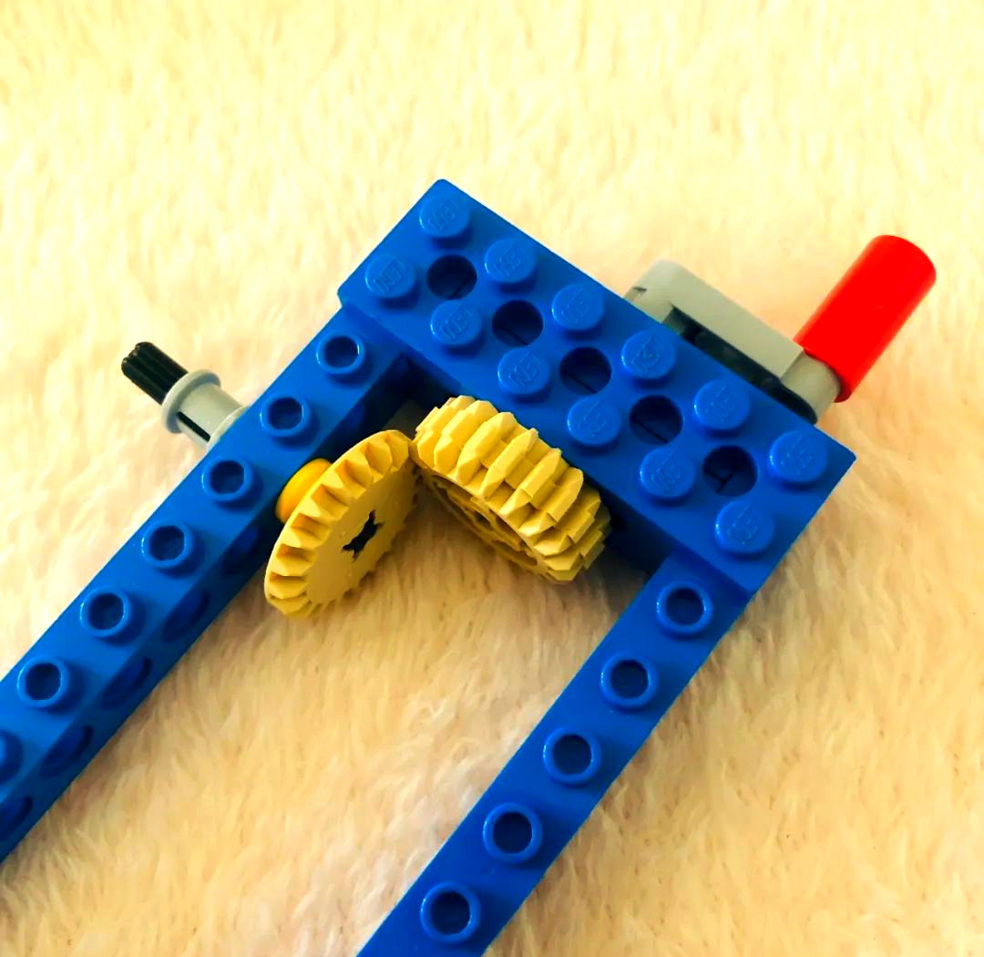 乐高齿轮传动结构的多功能应用